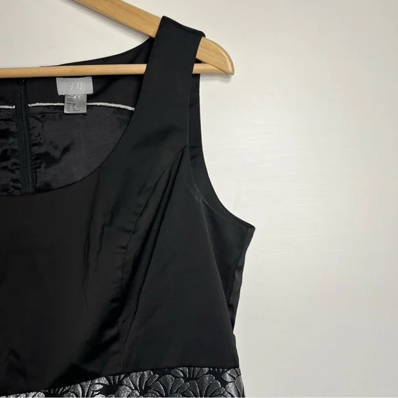 H&M Black Dress with Silver Pattern - Picture 6 of 16